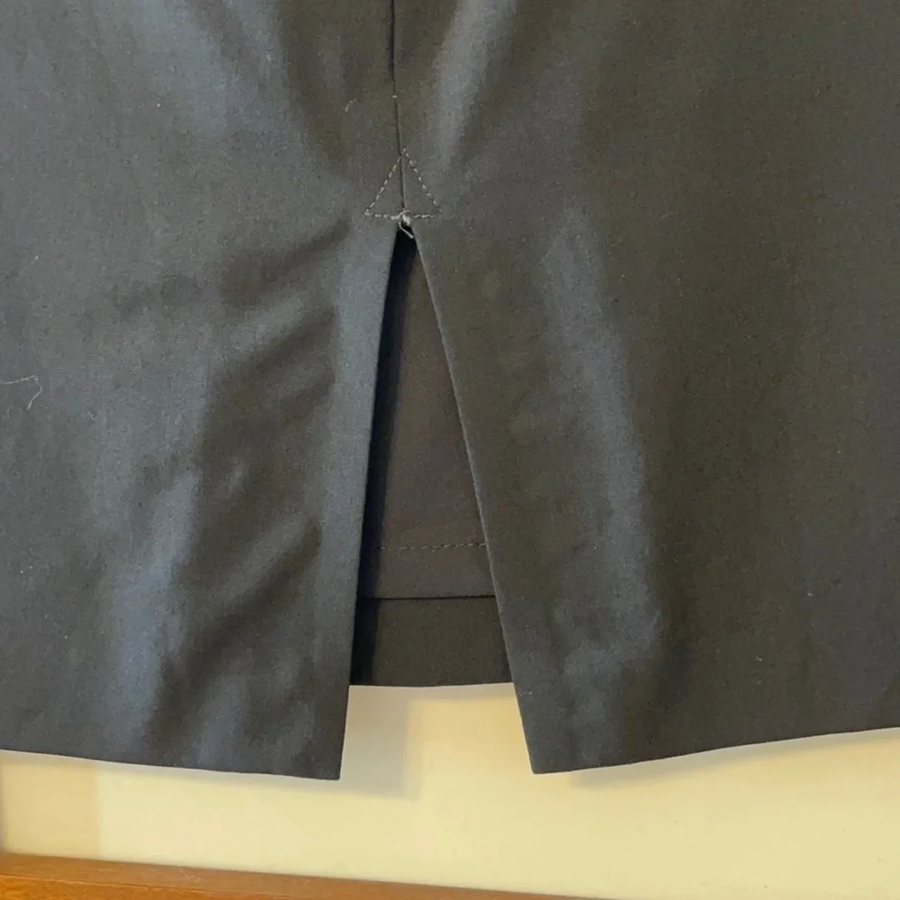 banana republic pencil skirt / size 8 / black